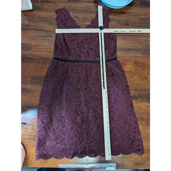 Loft Ann Taylor Women Burgundy Lace Overlay Mini Dress Vee in Front & Back Women - Picture 7 of 7